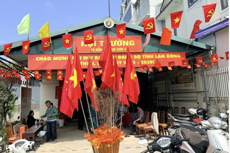 Khu vực bỏ phiếu số 24 tại phường Xuân Hương, Đà Lạt sẵn sàng đón cử tri đi bầu cử. Ảnh: Báo Lâm Đồng