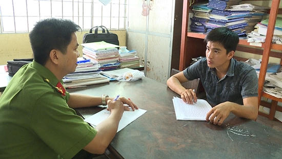 Đối tượng Tòng tại cơ quan điều tra. (Ảnh: báo Công lý)