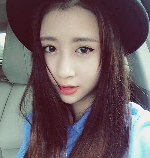Quỳnh Anh Shyn có khuôn mặt V-line chuẩn, ánh mắt sắc sảo, đôi môi đỏ mọng quyến rũ.