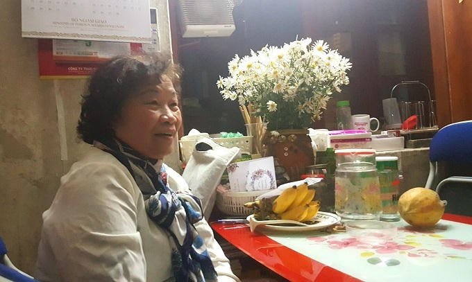 Bà Nguyễn Thị Thắng chia sẻ những kỷ niệm về thời bao cấp.