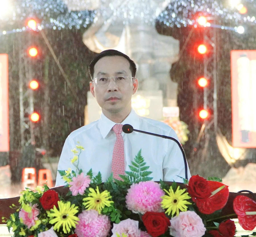 Ông Nguyễn Thanh Nhàn - Chủ tịch UBND tỉnh Kiên Giang phát biểu tại đêm khai mạc lễ hội