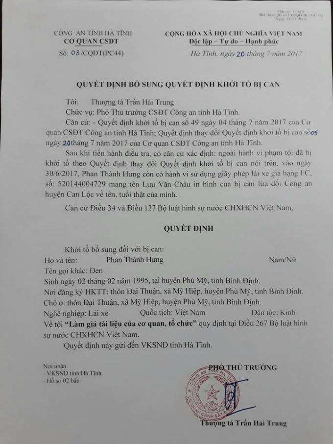 Quyết định bổ sung khởi tố tài xế Phan Thành Hưng về tội "Làm giả tài liệu của cơ quan, tổ chức".