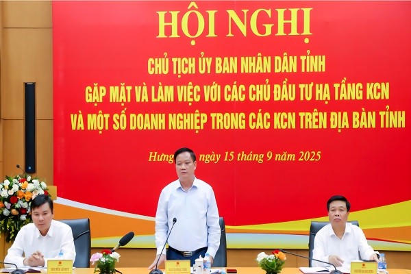 Ông Nguyễn Khắc Thận, Chủ tịch UBND tỉnh Hưng Yên phát biểu tại hội nghị.