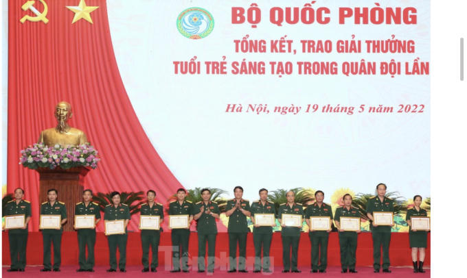 7B1AF283-E742-4F31-B491-6919154CD7BF.