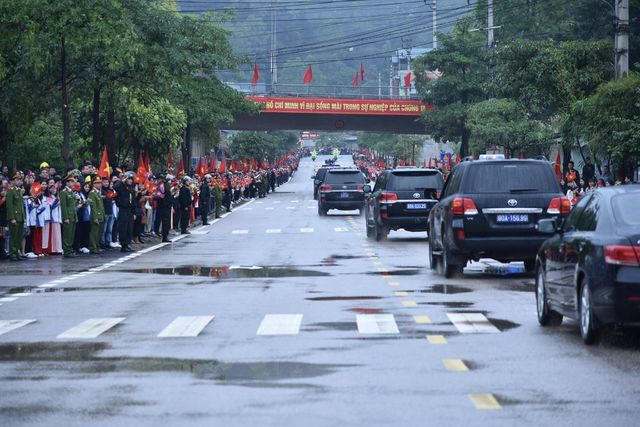 Việt Nam cần quảng bá giới thiệu đến bạn bè thế giới là điểm đến hấp dẫn, thân thiện và hòa bình. Trong ảnh là đoàn xe đưa Chủ tịch Triều Tiên rời ga Đồng Đăng. (Ảnh: Minh Nhật)