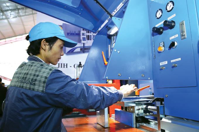 Trong 8 tháng đầu năm 2017, có 85.357 DN thành lập mới và 19.154 DN quay trở lại hoạt động. Ảnh: Lê Tiên