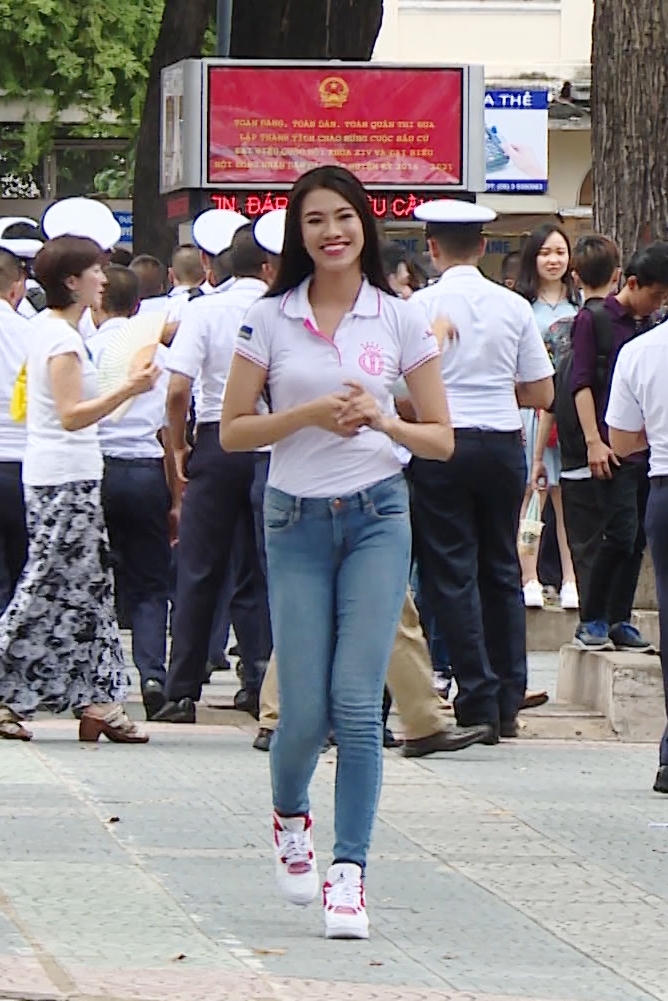 Chi Bảo, Xuân Bắc bảo vệ cho thí sinh Hoa hậu Việt Nam 2016 trước sự công kích của Trấn Thành