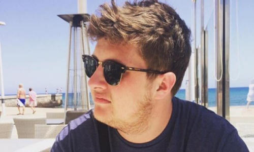 Matthew James, người soạn bản kiến nghị phản đối lễ hội thịt chó Ngọc Lâm. Ảnh: Southwalesargus.