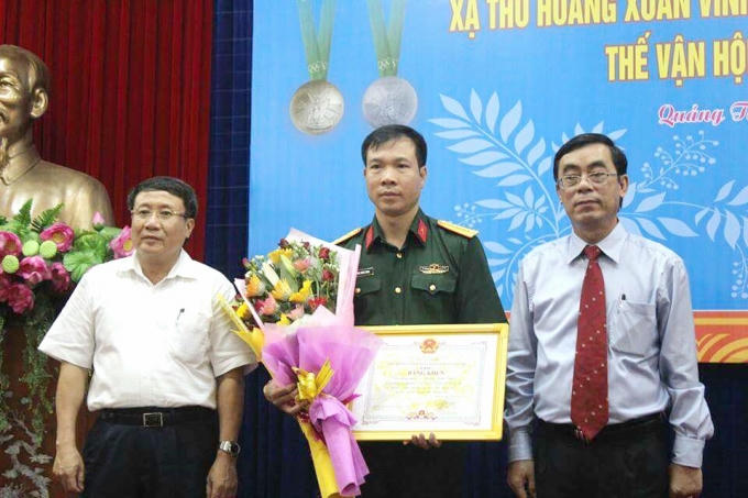 Xạ thủ Hoàng Xuân Vinh được vinh danh tại quê nhà Quảng Trị.