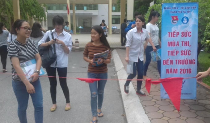 Các em nhận định đề thi năm nay "dễ thở" hơn những năm trước.