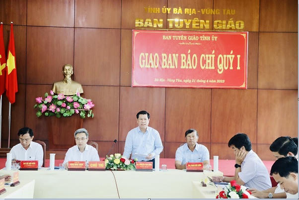 Ông Nguyễn Văn Xinh - Trưởng Ban Tuyên giáo tỉnh ủy, phát biểu kết luận tại hội nghị.