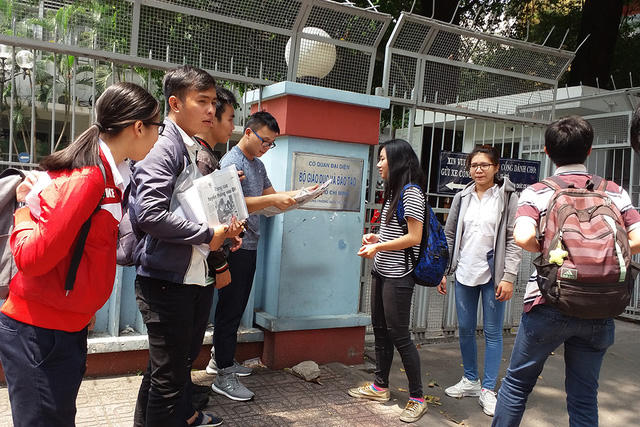 Sinh viên trường ĐH Tân Tạo đã chuyển trường nhiều lần đến Cơ quan đại diện Bộ GD-ĐT tại TP.HCM kêu cứu