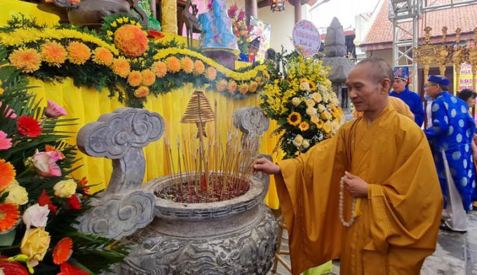 z2441343718181_7ad72d07817902390431cd86c210d978-1704