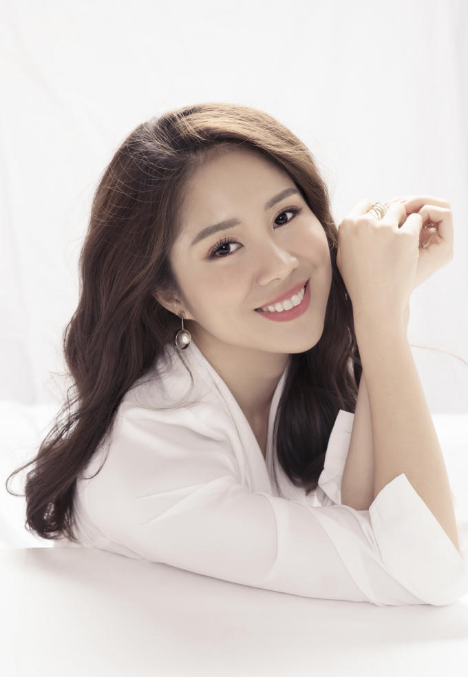 Phim “Gạo nếp gạo tẻ” bất ngờ trở thành “bom tấn” truyền hình thu hút sự quan tâm và chú ý của khán giả.