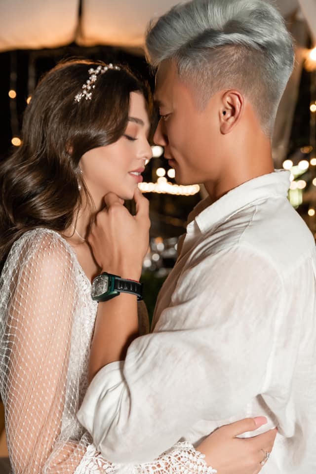 Cả hai chia sẻ nhiều khoảnh khắc tình tứ trên mạng xã hội, cho thấy tình cảm tốt đẹp của mình. 