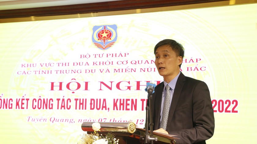 Thứ trưởng Bộ Tư pháp Nguyễn Khánh Ngọc phát biểu tại Hội nghị.