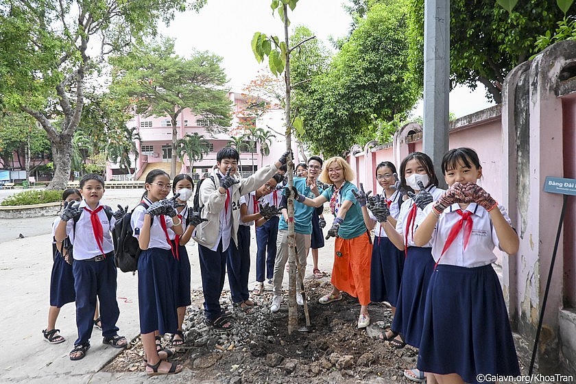 Chương trình trồng cây trong trường học giúp xây dựng môi trường học tập xanh, khơi gợi tình yêu thiên nhiên và ý thức bảo vệ môi trường ở học sinh. (Nguồn: Gaia)