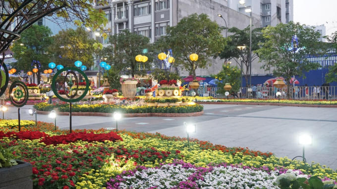 Ngắm đường hoa Nguyễn Huệ ng&agrave;y khai mạc