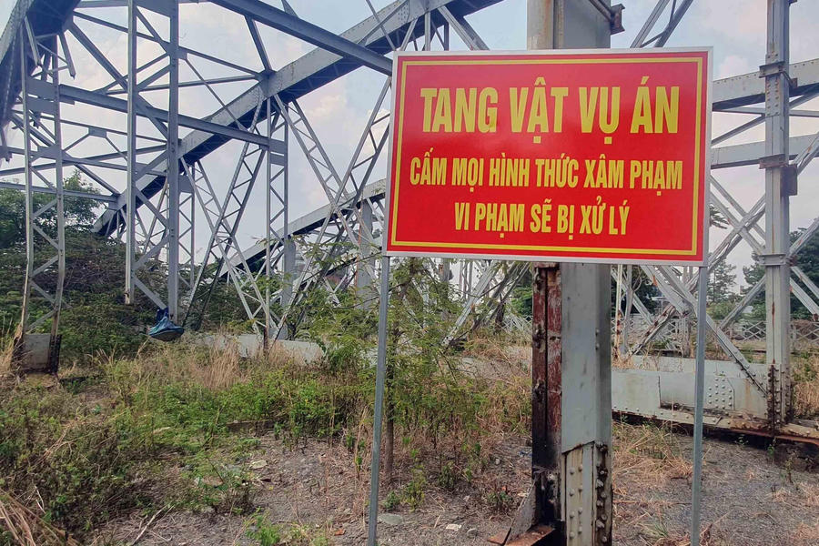 Hiện trường nơi các nhịp Cầu Ghềnh đã bị cắt trộm.