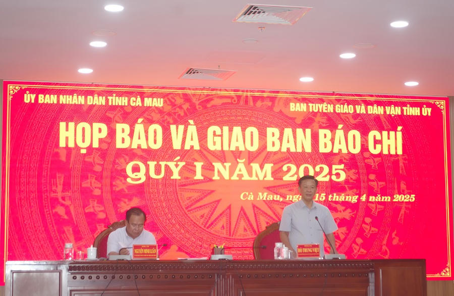 Ông Hồ Trung Việt - Ủy viên BTV Tỉnh ủy, Trưởng Ban Tuyên giáo và Dân vận Tỉnh uỷ Cà Mau, đề nghị báo chí đẩy mạnh tuyên truyền các hoạt động kỷ niệm 50 năm Giải phóng miền Nam, thống nhất đất nước.