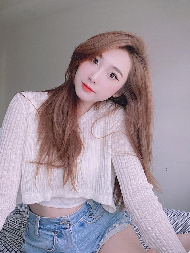 Cô từng chia sẻ, cô không phải con nhà giàu như mọi người nghĩ.