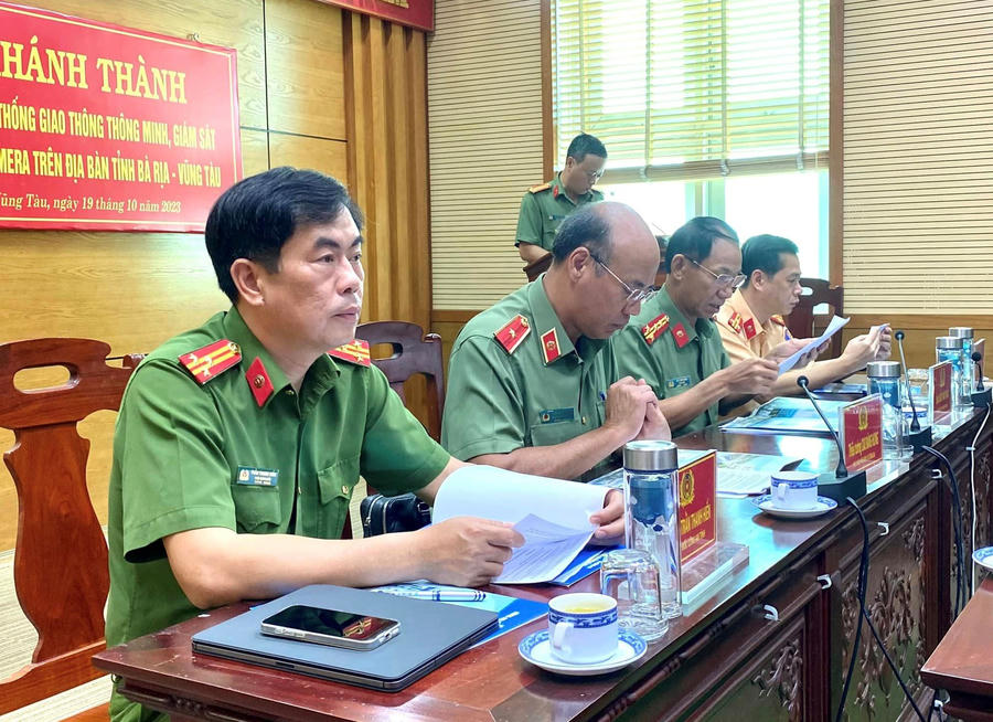 H1 Thieu tuong Cao Dang Hung tham du le khanh thanh (1)