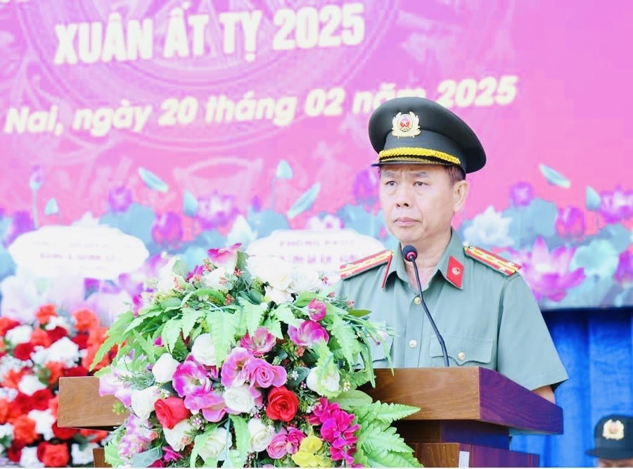 Đại tá Trần Tiến Đạt, Phó Giám đốc Công an tỉnh Đồng Nai phát biểu tại buổi Lễ.