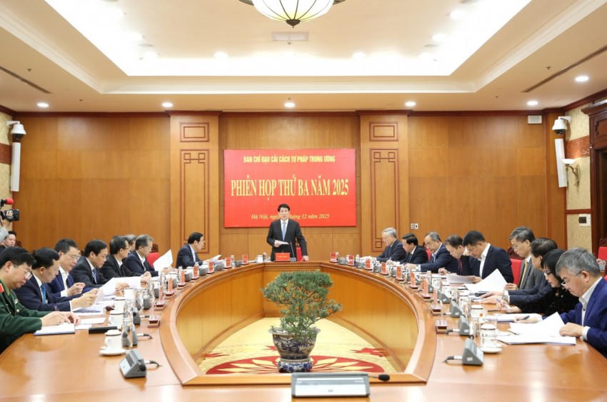 Quang cảnh phiên họp.