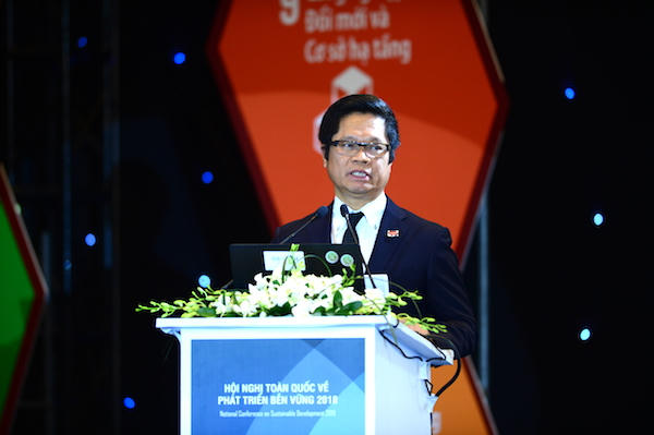 TS Vũ Tiến Lộc - Chủ tịch Phòng Thương mại và Công nghiệp Việt Nam (VCCI), Đồng Chủ tịch Hội đồng Doanh nghiệp vì sự phát triển Bền vững Việt Nam (VBCSD) tại Hội nghị Toàn quốc về phát triển bền vững năm 2018.