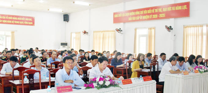 Các đại biểu và học viên tham dự lễ khai giảng lớp tập huấn nghiệp vụ kiểm tra, giám sát và thi hành kỷ luật trong Đảng năm 2022.