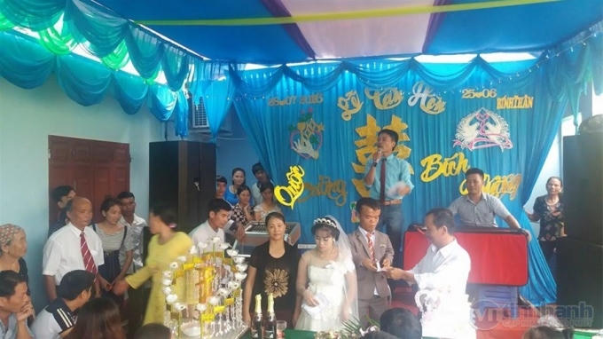 Đám cưới diễn ra trong niềm vui vô bờ bến của cặp đôi trẻ và họ hàng hai bên. (Ảnh: D.Lê)