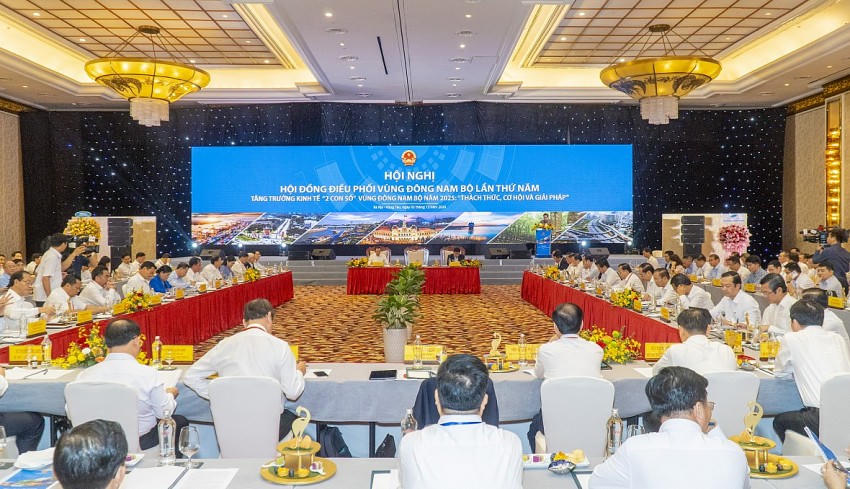 Toàn cảnh hội nghị.