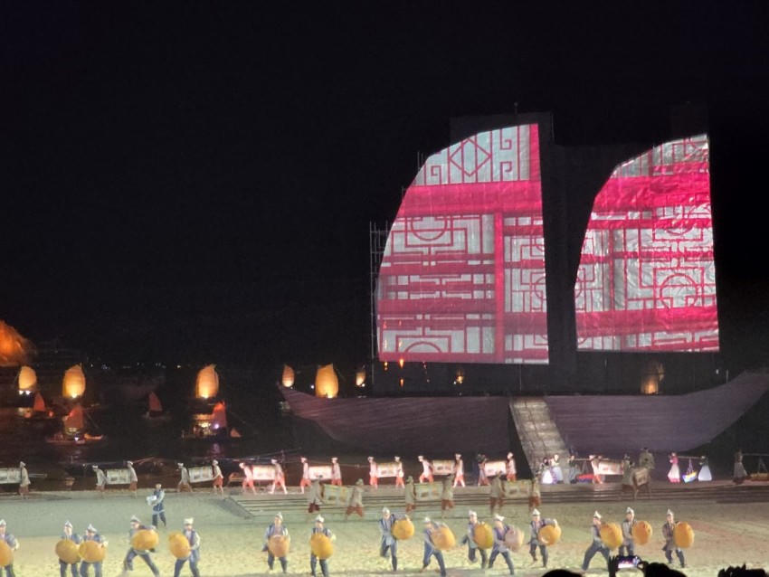 Khai mạc lễ hội Carnaval Hạ Long 2024 trên biển: "Bữa tiệc" hấp dẫn, hoành tráng