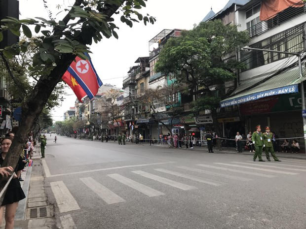 Chủ tịch Kim Jong- un l&ecirc;n t&agrave;u bọc th&eacute;p rời Việt Nam về nước