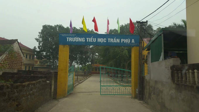 Trường tiểu học Trần Phú A - Chương Mỹ (Hà Nội) nơi kẻ lạ mặt đột nhập vào trường và xâm hại bé P. Ảnh: Huy Trung