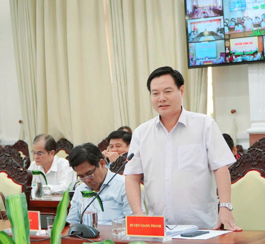 Ông Trương Thanh Hào - Chủ tịch UBND huyện Giang Thành phát biểu tại Hội nghị