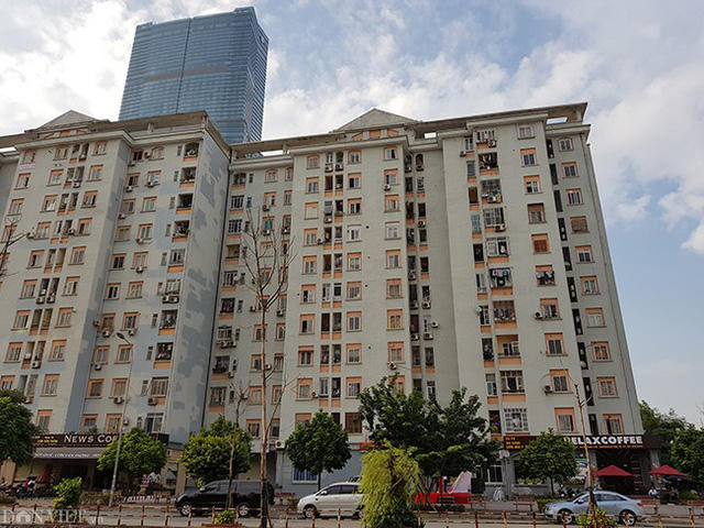 Chung tình trạng, hàng loạt khu tái định cư Nam Trung Yên (Q. Cầu Giấy, Hà Nội) cũng cho thấy sự nhếch nhác, bẩn thỉu.