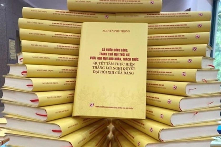 cuon-sach-ca-nuoc-dong-long-tranh-thu-moi-thoi-co-vuot-qua-moi-kho-khan-thach-thuc-quyet-tam-thuc-hien-thang-loi-nghi-quyet-dai-hoi-xiii-cua-dang-cua-tong-bi-thu-nguyen-phu-trong-anh-ttxvn-4975