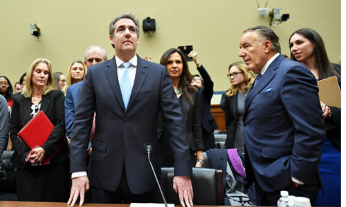 Cohen (cà vạt xanh) tại phiên điều trần trước Ủy ban Giám sát Hạ viện hôm 27/2. Ảnh: AFP.