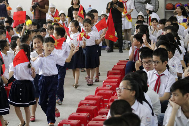 Giai đoạn 2 1981 - 1996 được sự hỗ trợ kỹ thuật của Hà Lan cùng với việc phát huy thành tựu của giai đoạn 1 nhà trường tiếp tục phát triển nhanh chóng về chuyên môn và vật chất.