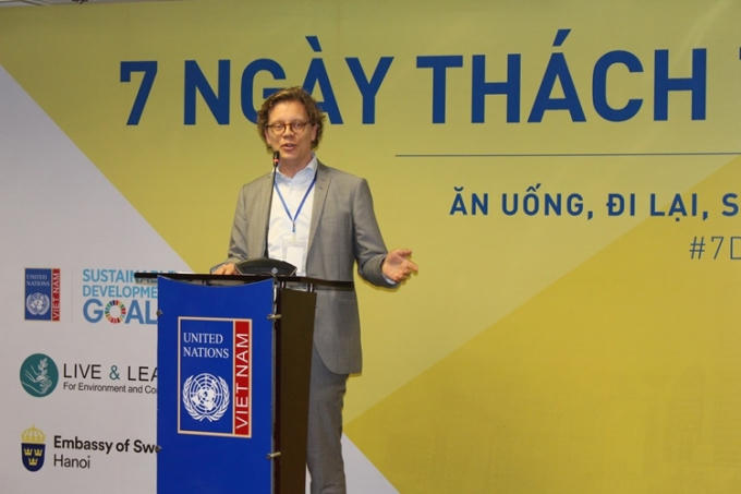 “Hãy chung tay xây dựng các giải pháp và tạo nên sự thay đổi, lựa chọn một sự thay đổi thiết thực đối với cuộc sống hàng ngày của bạn ngày hôm nay”, ngài Pereric Hogberg chia sẻ.