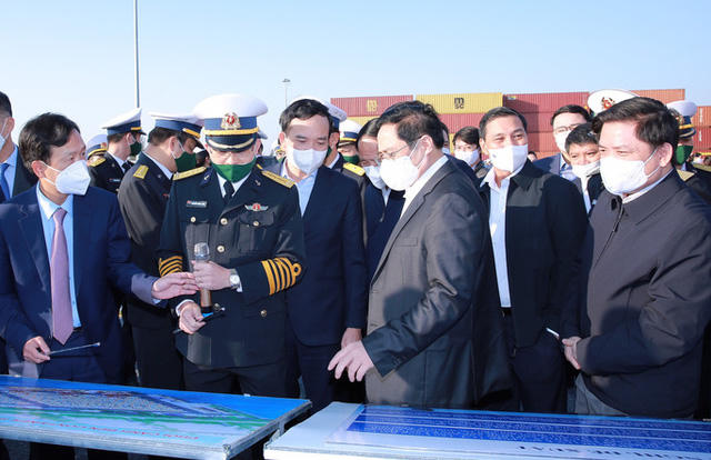 Thủ tướng Phạm Minh Chính đã đến thăm làm việc tại Cảng container quốc tế Lạch Huyện.