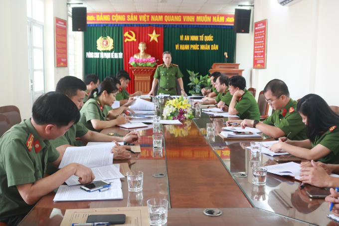 Đại tá Lê Nguyên Trường - Giám đốc CATP phát biểu chỉ đạo tại buổi làm việc.