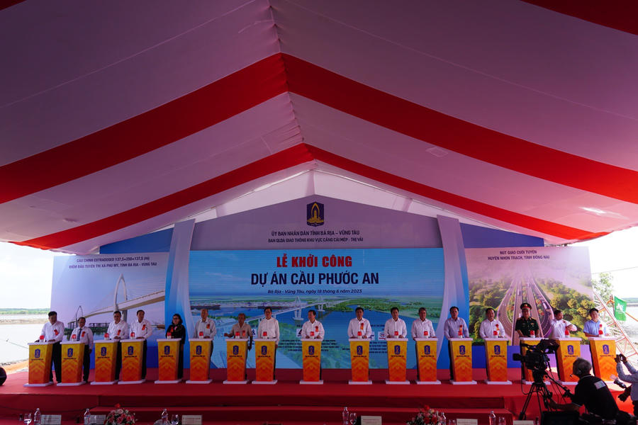 Bấm nút khởi công dự án cầu Phước An.