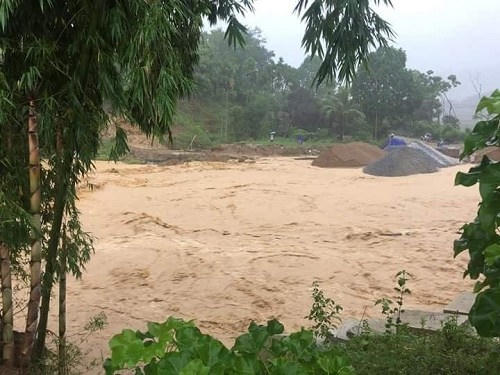 Lũ ống xuất hiện trên địa bàn huyện Lang Chánh, Thanh Hóa.