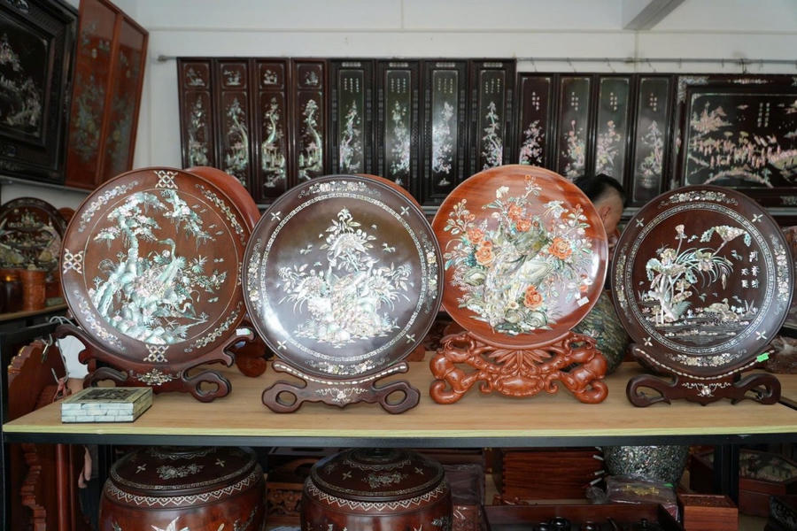 Cho phép sử dụng địa danh "Chuyên Mỹ" để đăng ký bảo hộ nhãn hiệu tập thể "Khảm trai, ốc - sơn mài Chuyên Mỹ - Hà Nội". (Ảnh: Hanoimoi)