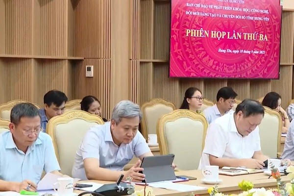 Quang cảnh phiên họp.