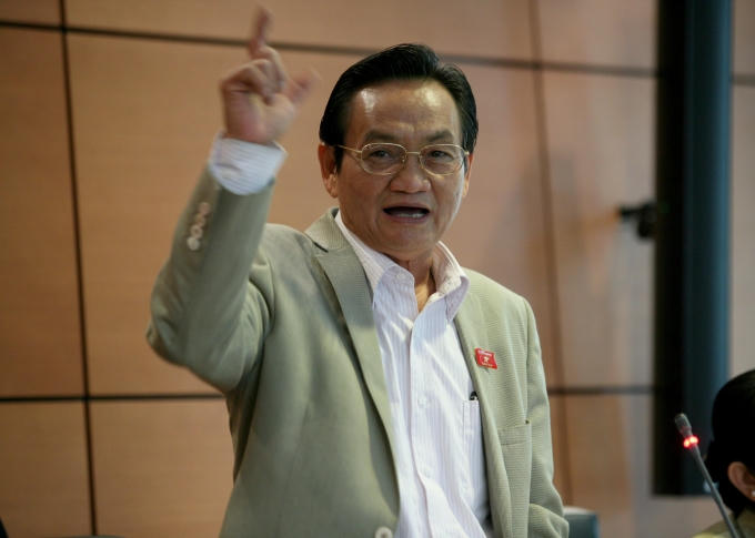 Đại biểu Trần Du Lịch (TP HCM): “Nguy cơ nợ công” là do cơ chế “xin - cho”, thiếu tự chủ.