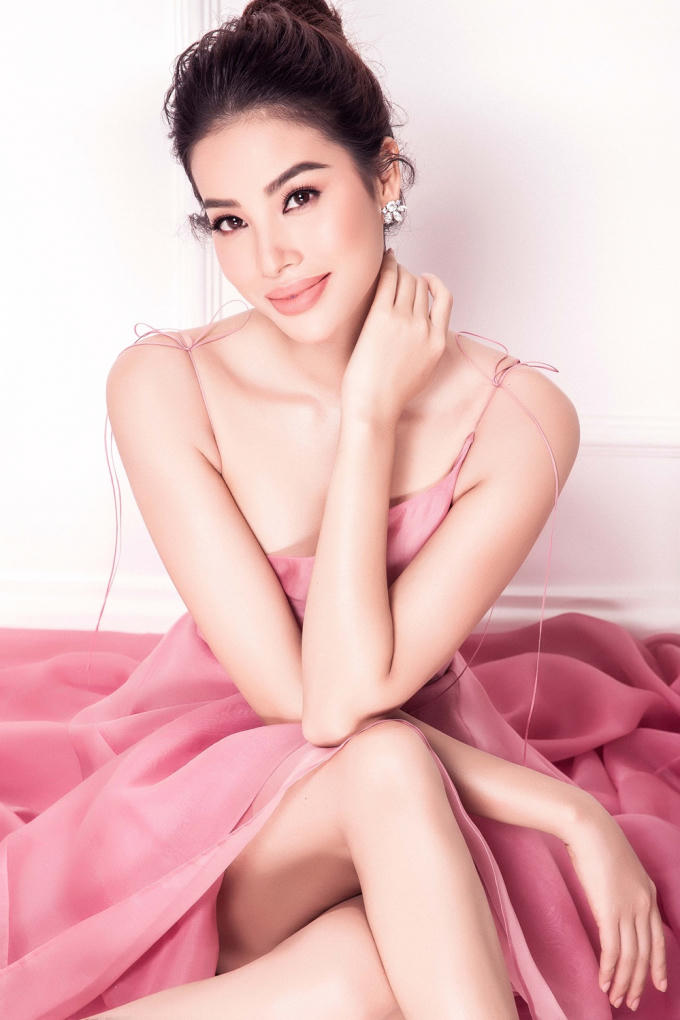 Phạm Hương sang Mỹ điều trị bệnh tuyến giáp, đón sinh nhật tuổi 27 bên mẹ