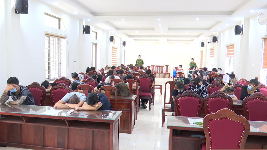 Các đối tượng tại công an